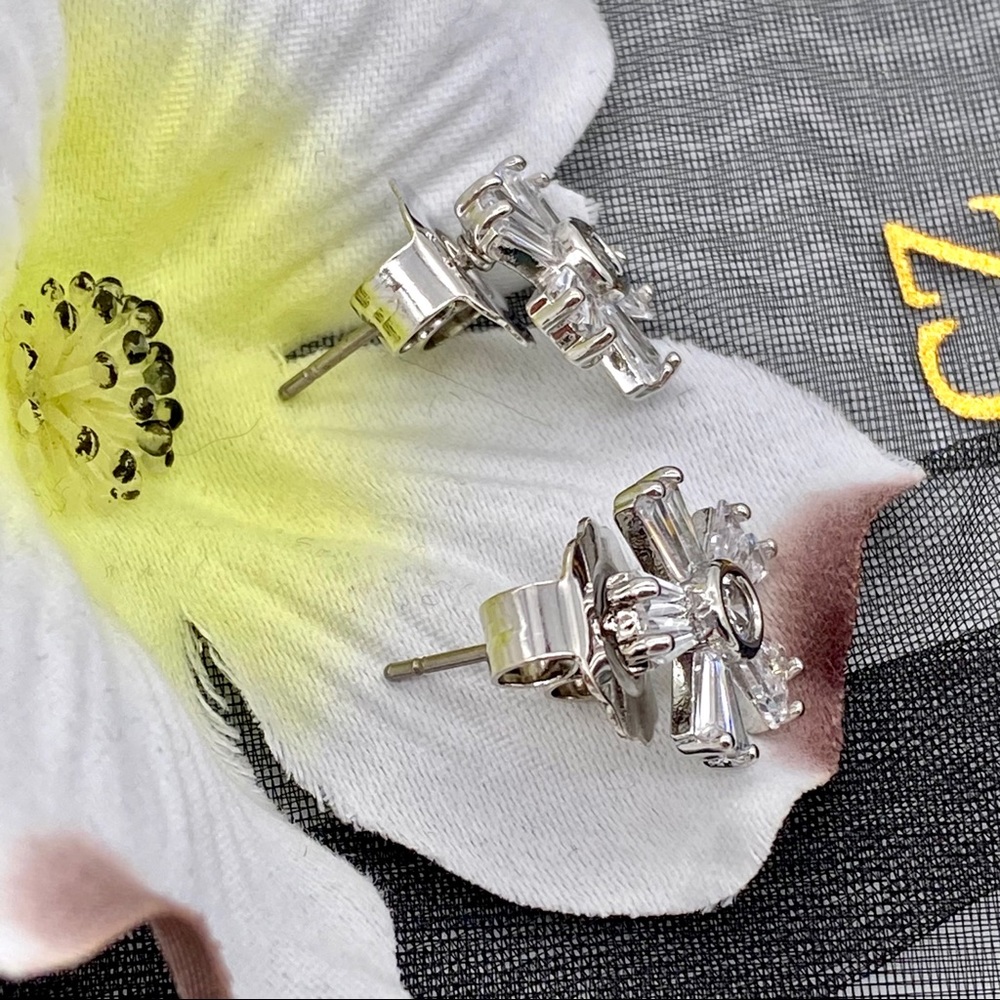 NWT Kenneth Jay Lane Baguette Flower Earrings - Picture 11 of 14